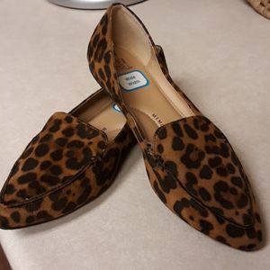Leopard print flats NWT 9 wide